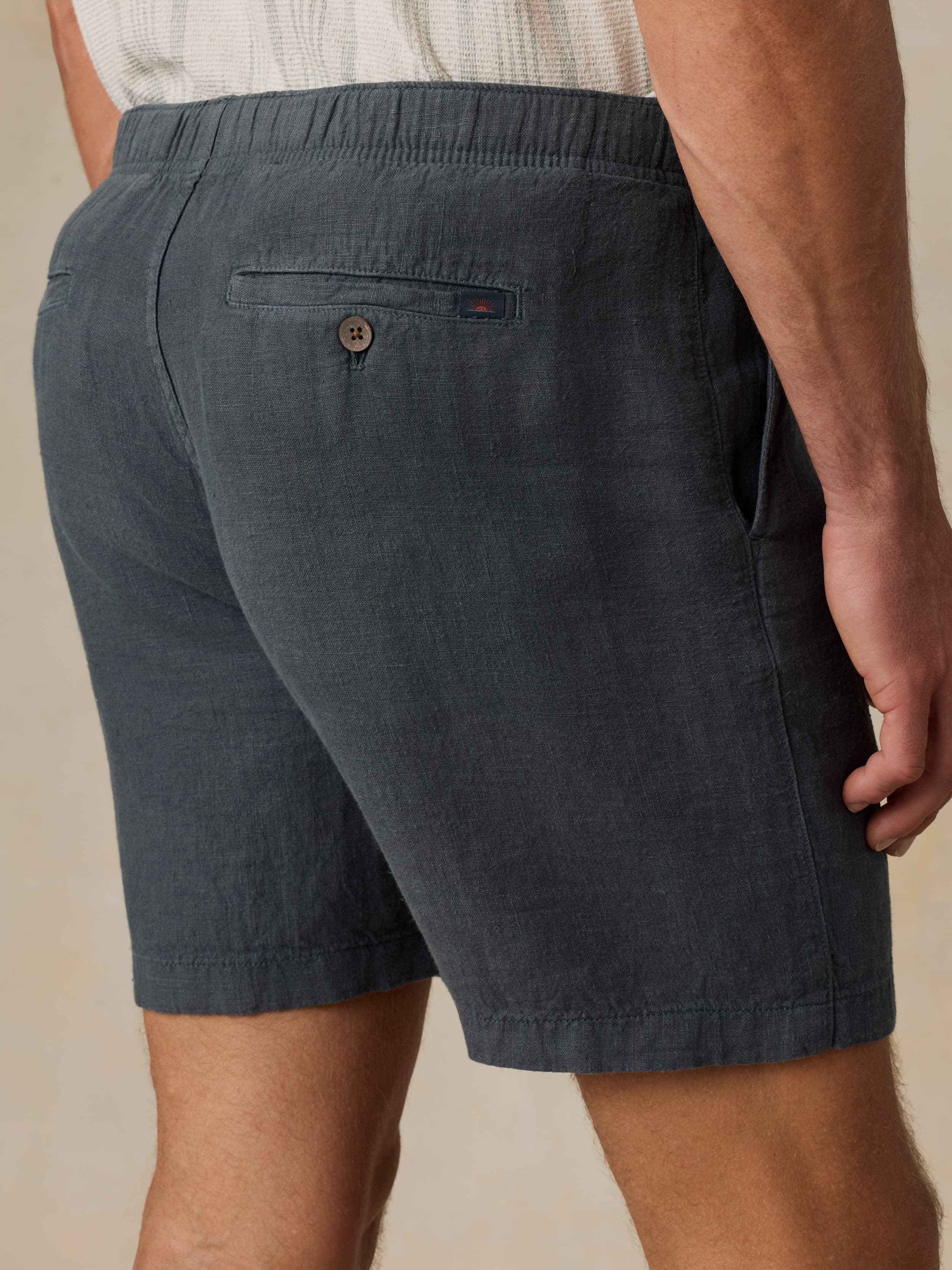 Essential Linen Short (6.5") - Washed Black