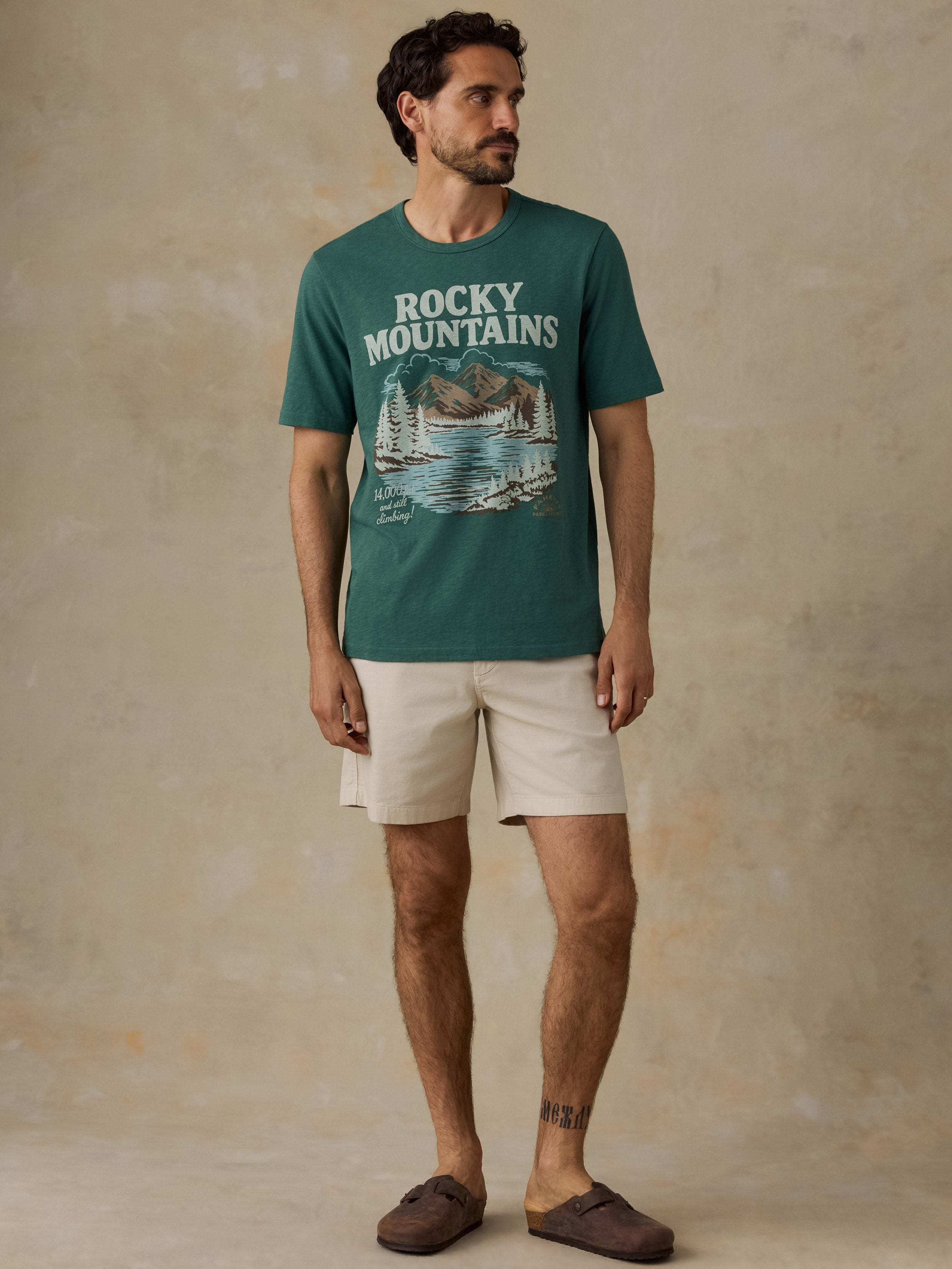 Faherty x Parks Project Rocky Mountains Short-Sleeve Sunwashed Regenerative Tee - Forest